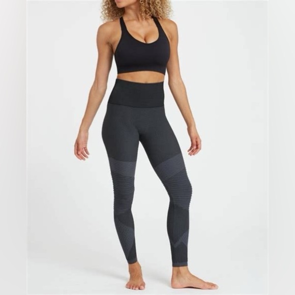 SPANX Seamless Moto Leggings Dark Monochrome Textured Tummy Control Tights Med - Picture 2 of 7